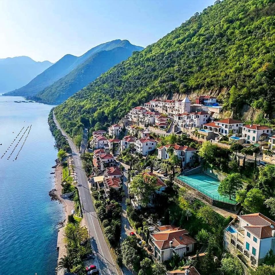 Neighbourhood, Bird's eye view, Beach, Mountain view, Sea view