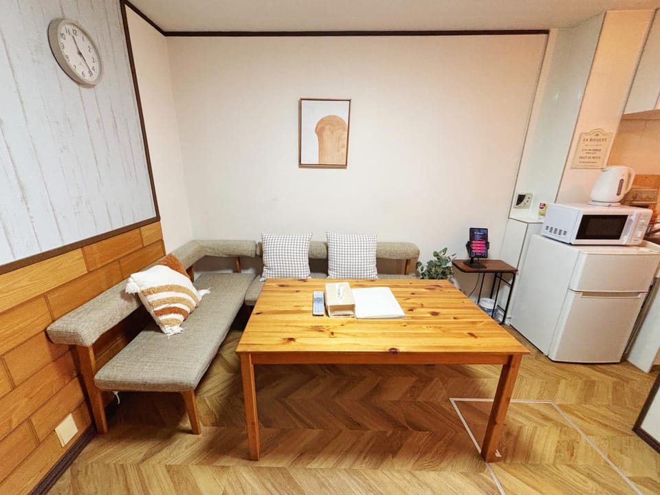 Kitchen or kitchenette, Living room, Seating area