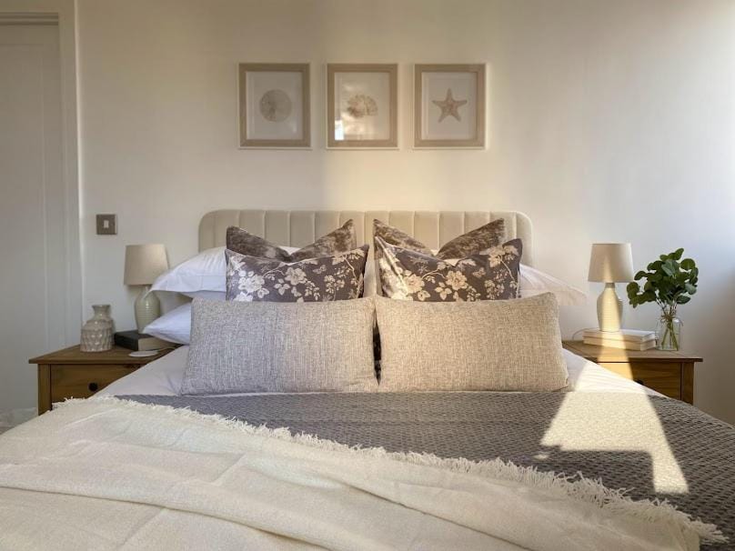 Beach Haven - FREE PARKING - Luxury 2 bedroom 2 bathroom Town Centre Apartment by Coastline Retreats Apartment in Bournemouth
