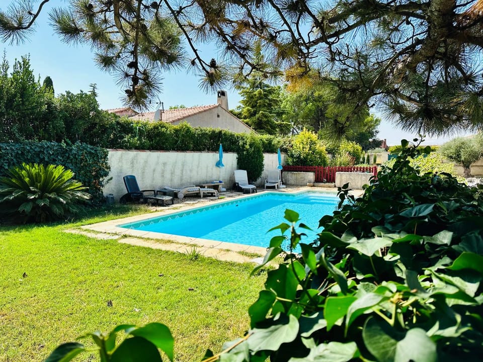 Spring, Day, Pool view, Swimming pool, sunbed