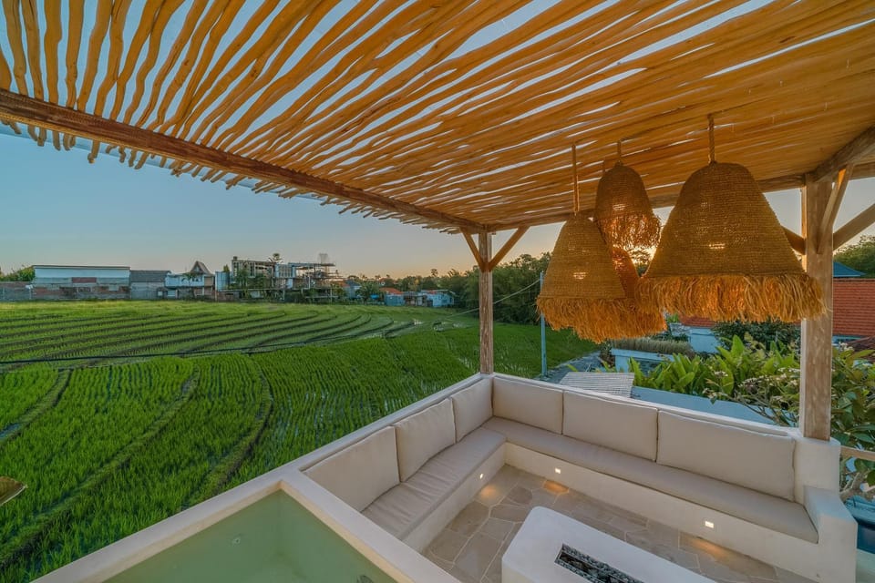 Villa PACA - Rooftop, Outdoor Cinema & 2 Pools Overlooking Rice Fields Villa in North Kuta