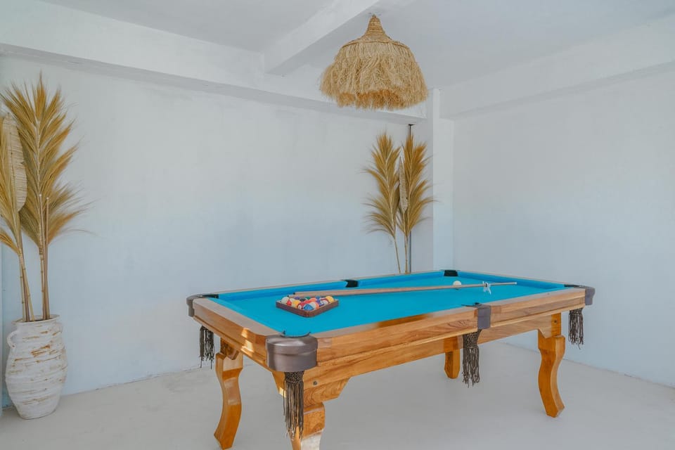 Villa PACA - Rooftop, Outdoor Cinema & 2 Pools Overlooking Rice Fields Villa in North Kuta