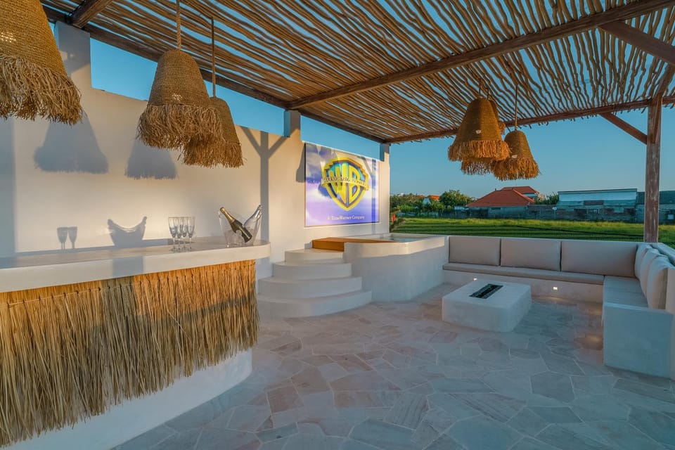 Villa PACA - Rooftop, Outdoor Cinema & 2 Pools Overlooking Rice Fields Villa in North Kuta