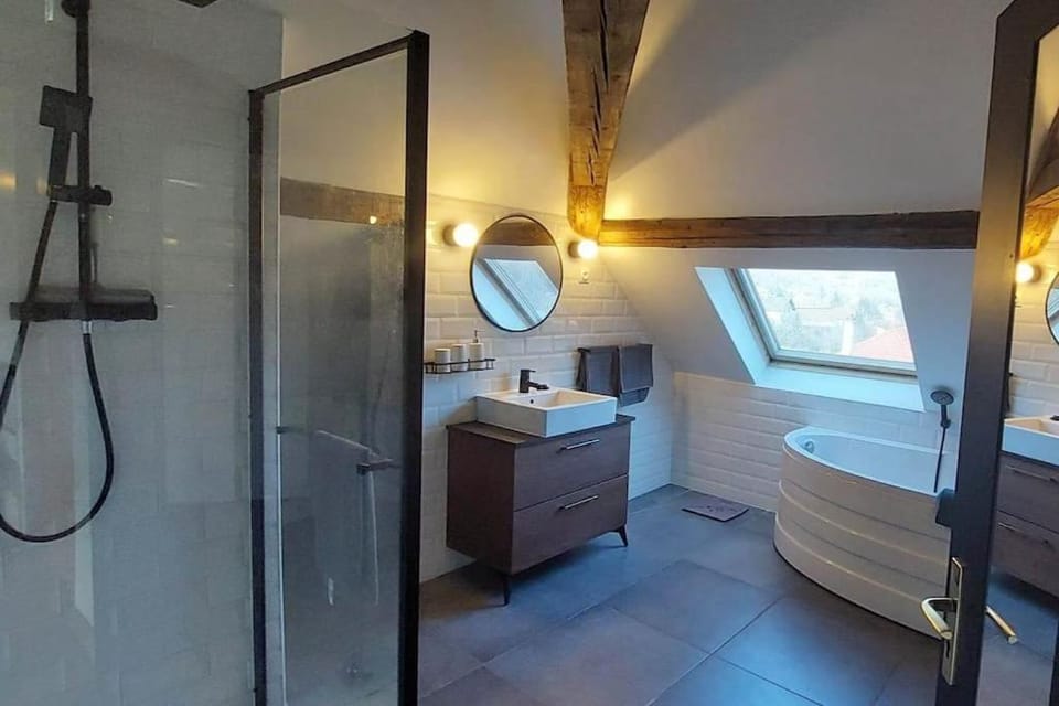 Shower, Bathroom, towels