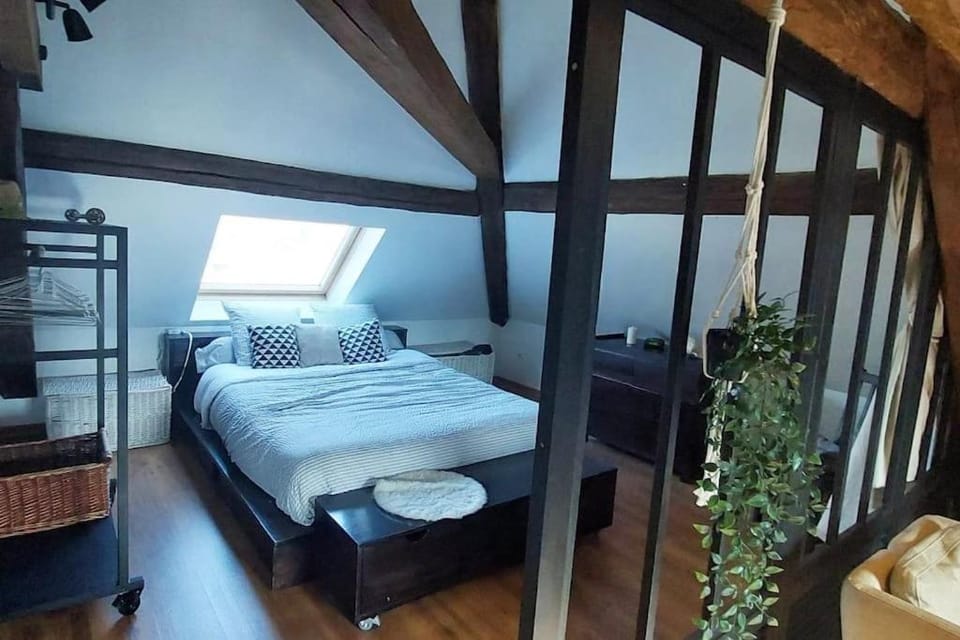 Bed, Bedroom
