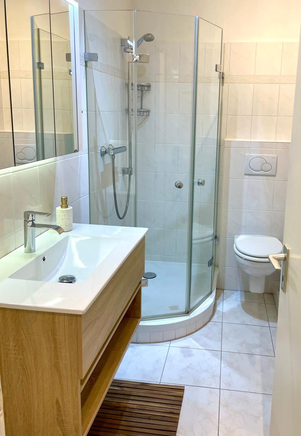 Shower, Toilet, Bathroom