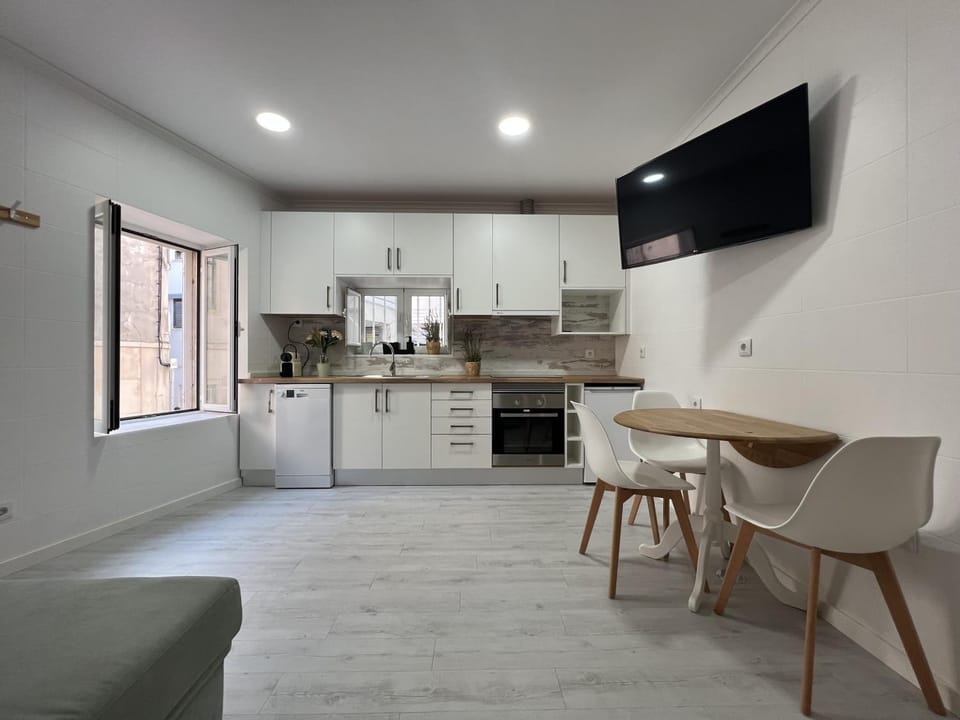 Blue Bay Beach Apartment - Laura Apartment in Sesimbra