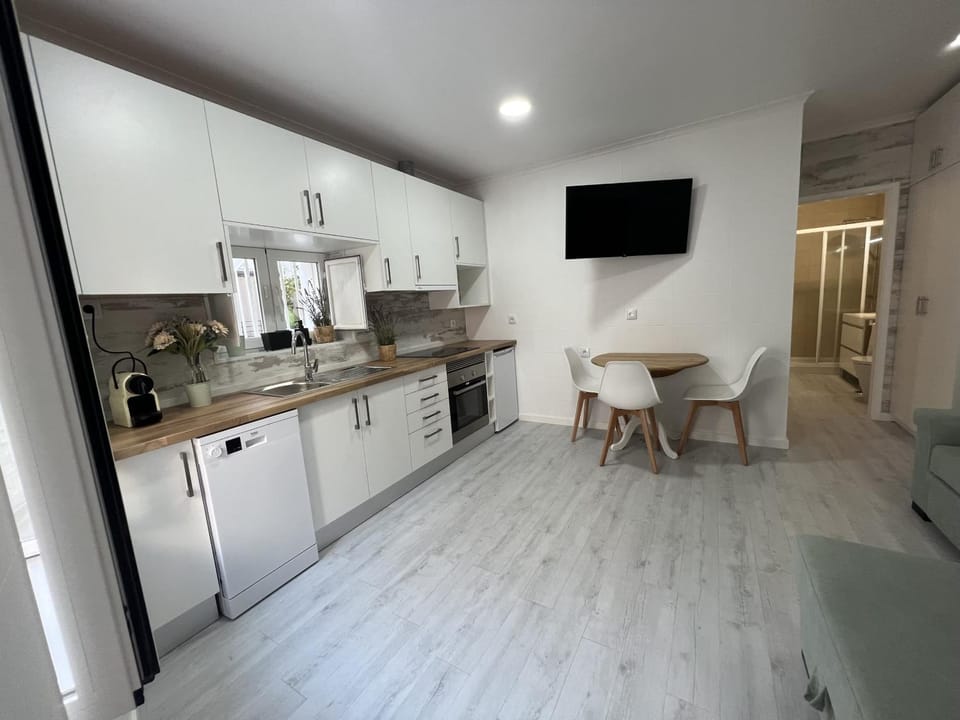 Blue Bay Beach Apartment - Laura Apartment in Sesimbra