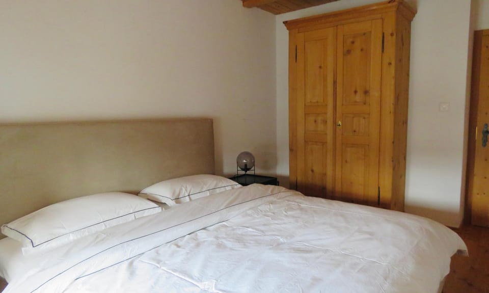 Bed, wardrobe