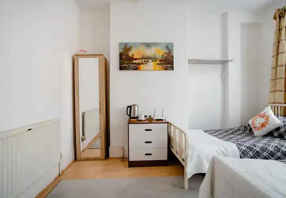 Bed, Photo of the whole room