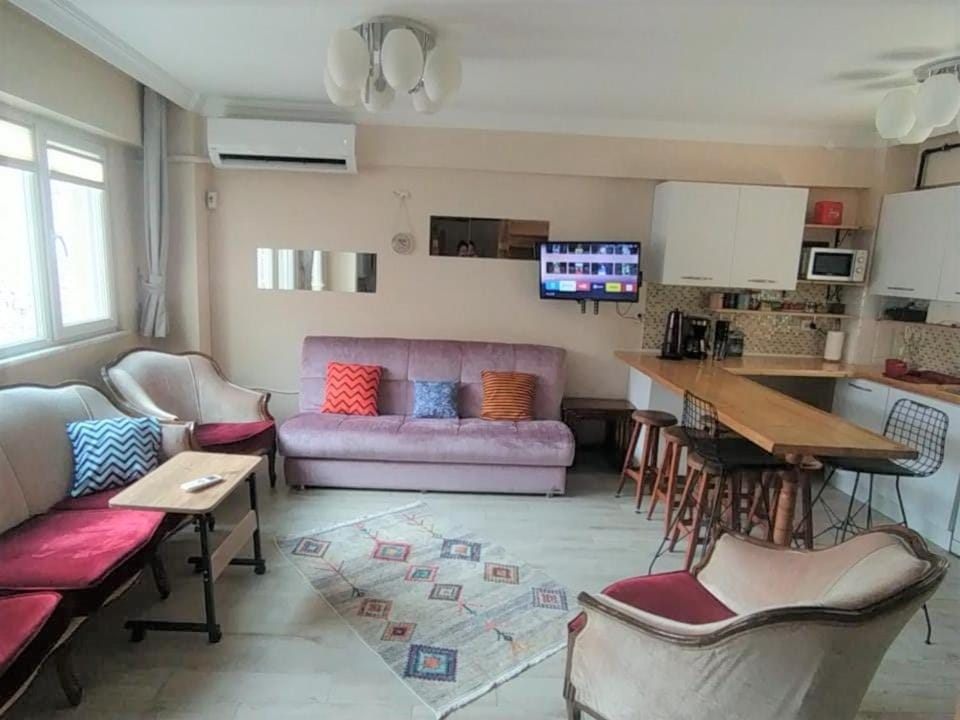 Living room, Seating area, air conditioner