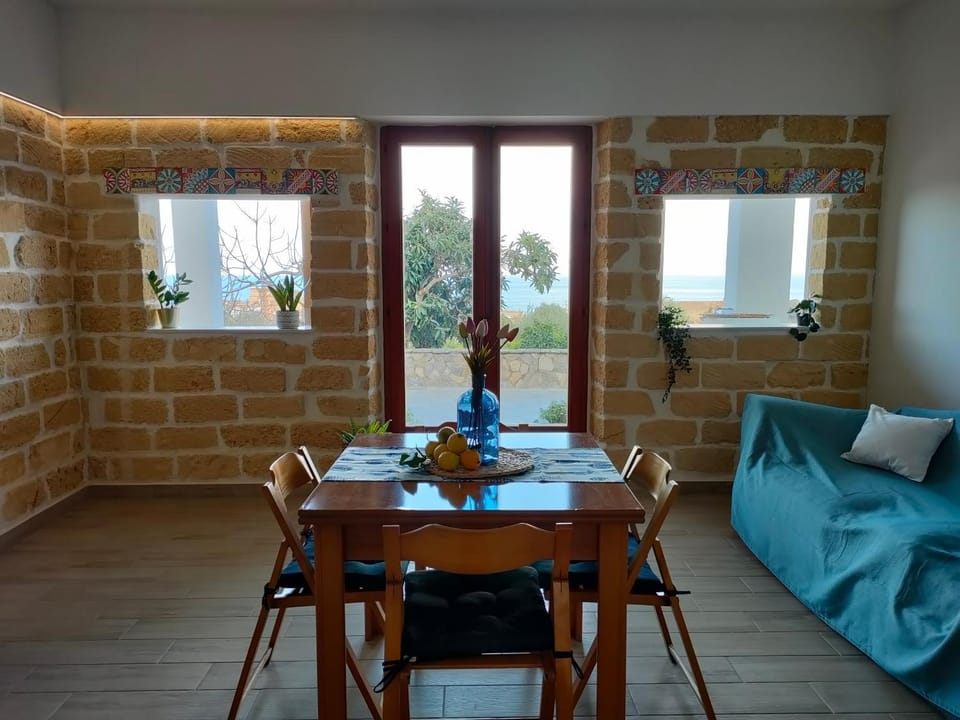 Living room, Seating area, Dining area, City view, Garden view, Sea view