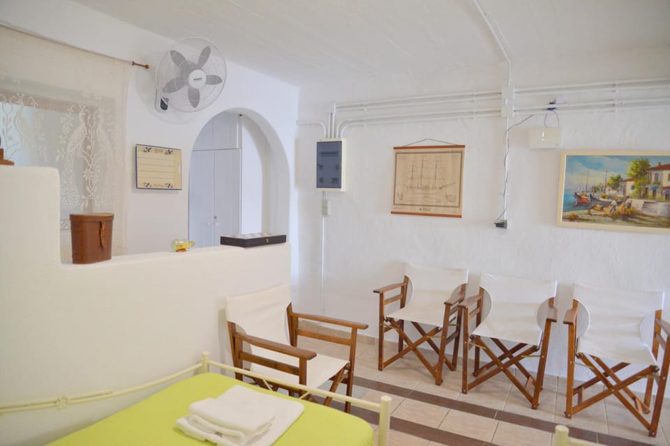 Milos Apartments Kardapis Ground Floor Apartment in Milos