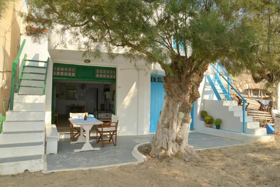 Milos Apartments Kardapis Ground Floor Apartment in Milos