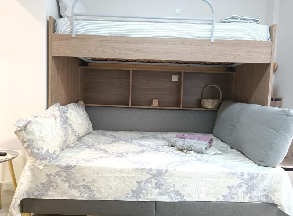 Ibis studio close to Aristotelous Square Apartment in Thessaloniki