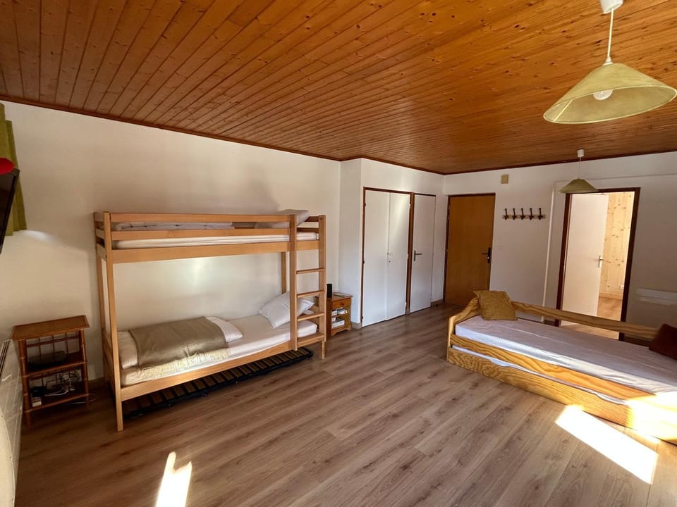 bunk bed