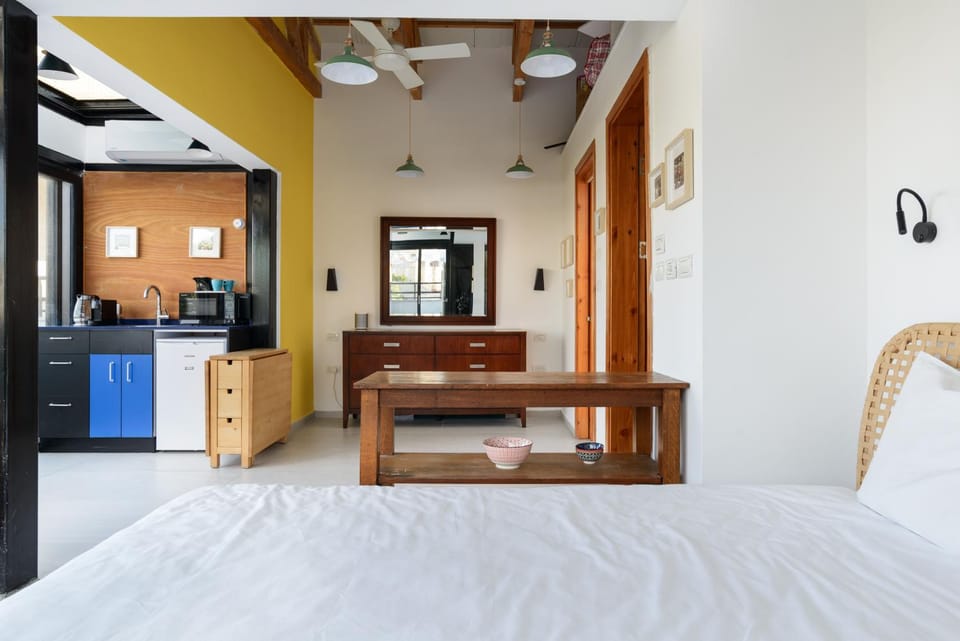 Kitchen or kitchenette, Bedroom