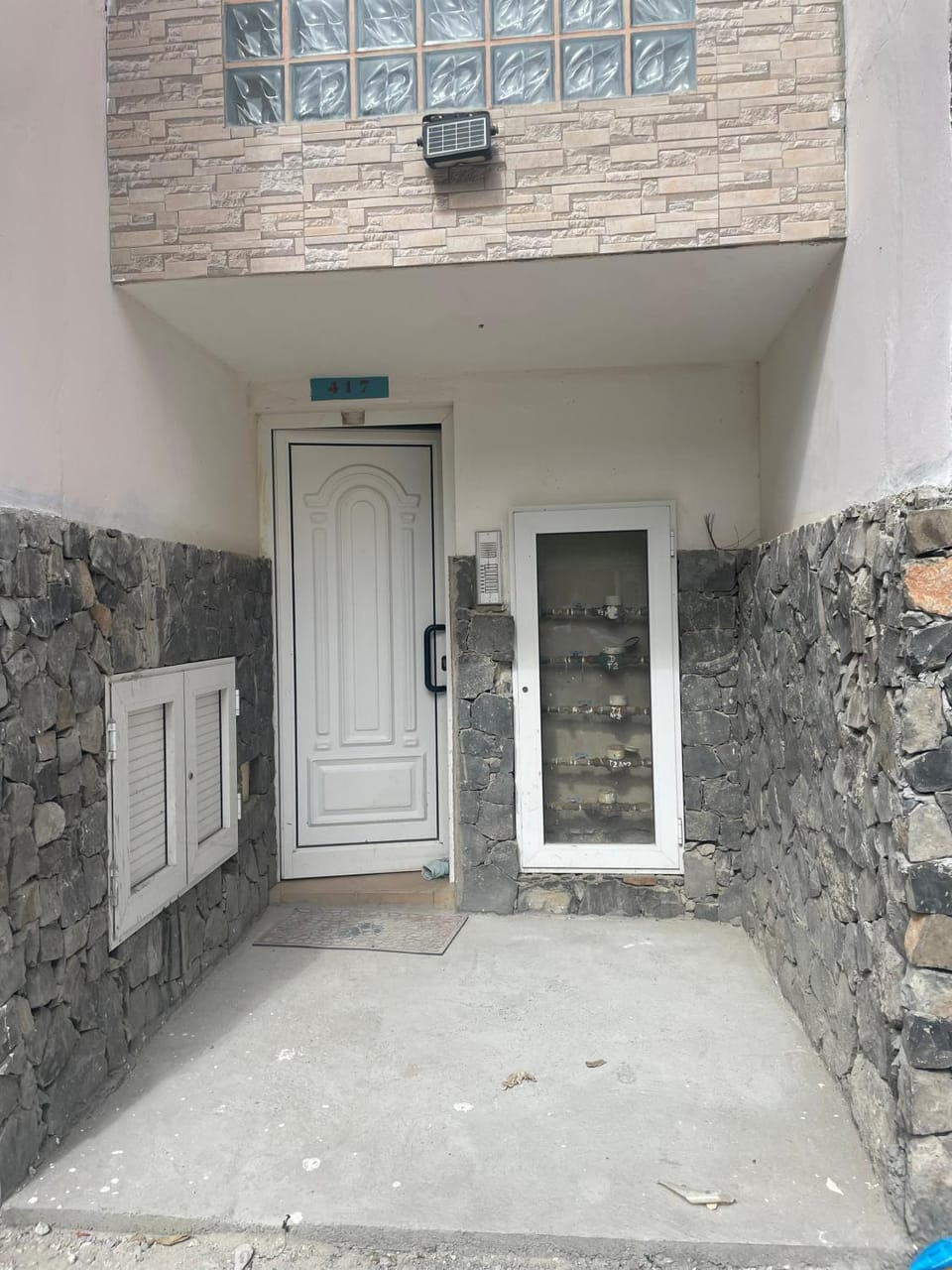 Facade/entrance