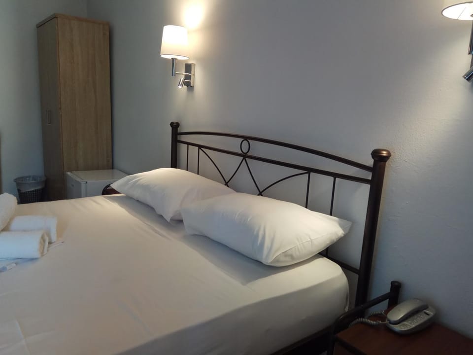 Delfini Hotel Hotel in Pireas
