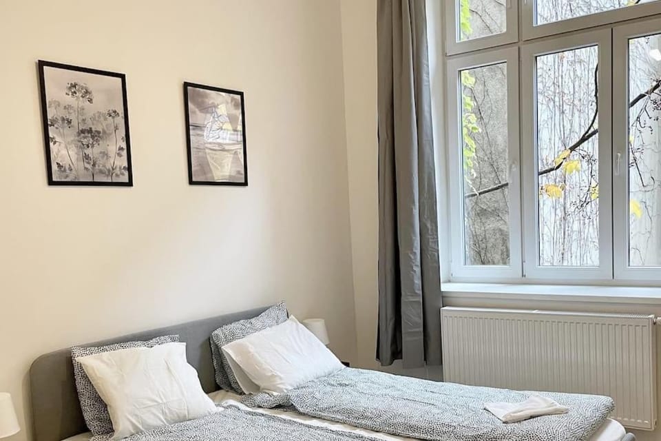 Bed, Bedroom, internet