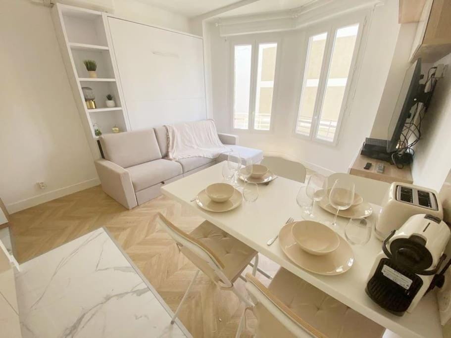 Appartement 2P Idéalement Placé Juan les Pins Apartment in Antibes