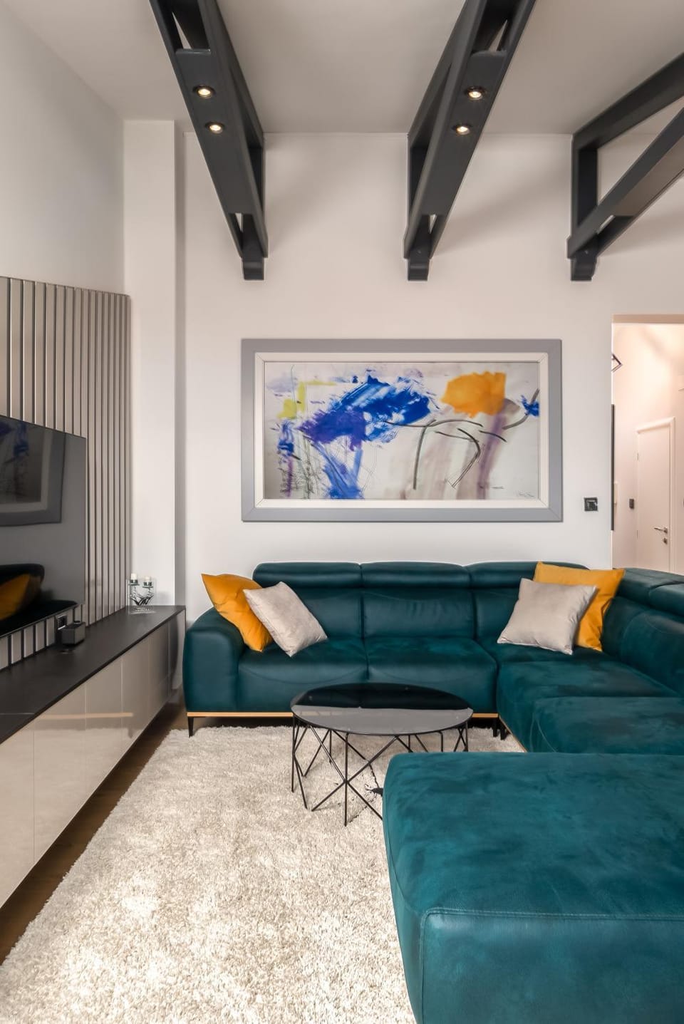 TV and multimedia, Living room, Seating area, Evening entertainment