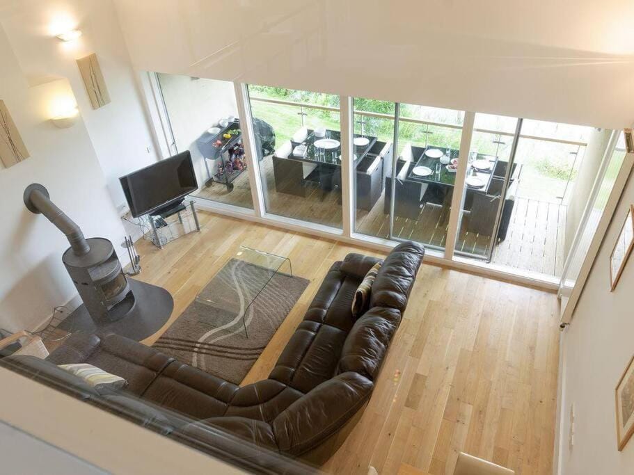 Swallows Nest Cotswolds lakeside spa home Lower Mill Estate House in Cotswold District