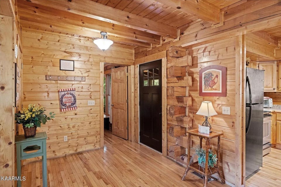 Majestic Mountain House in Pigeon Forge