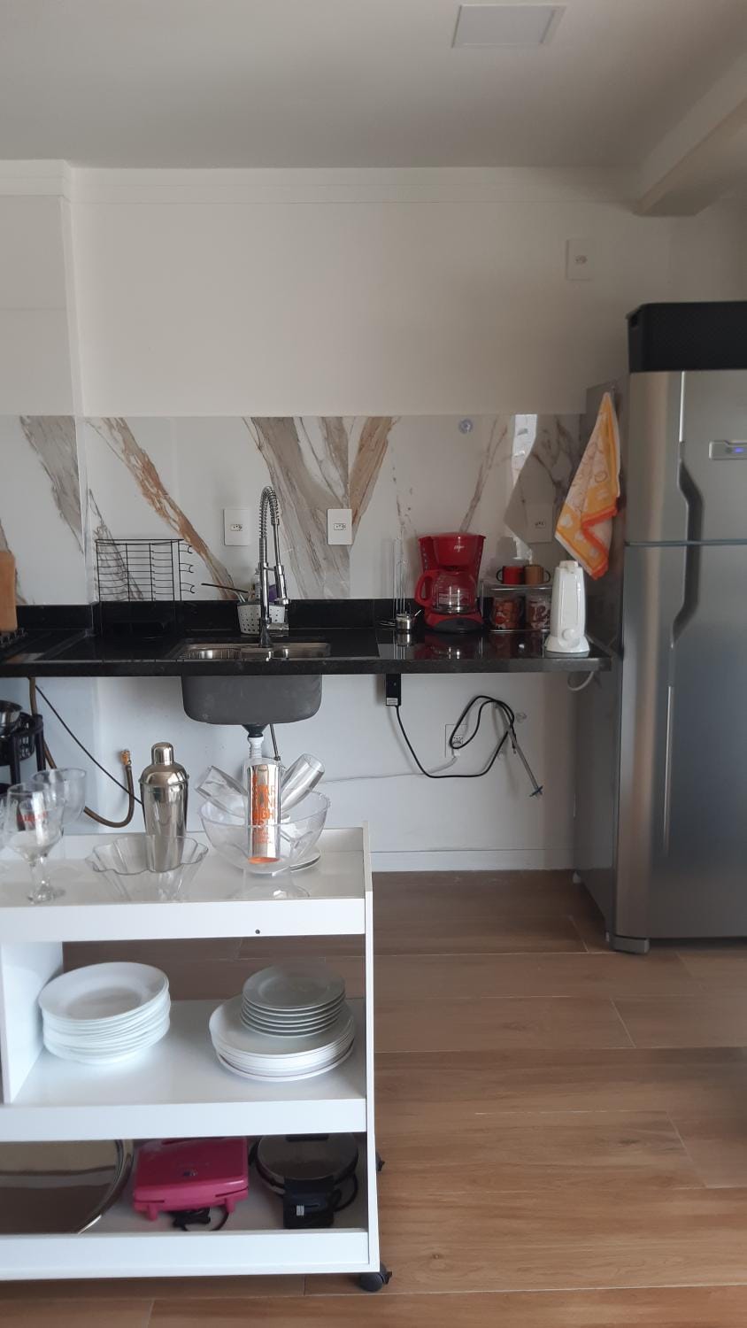 Coffee/tea facilities, Kitchen or kitchenette, stove