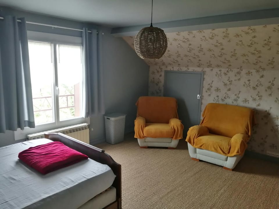Maison au calme à 5 minutes du centre-ville 2 nuitées minimum Apartment in Auvergne-Rhône-Alpes