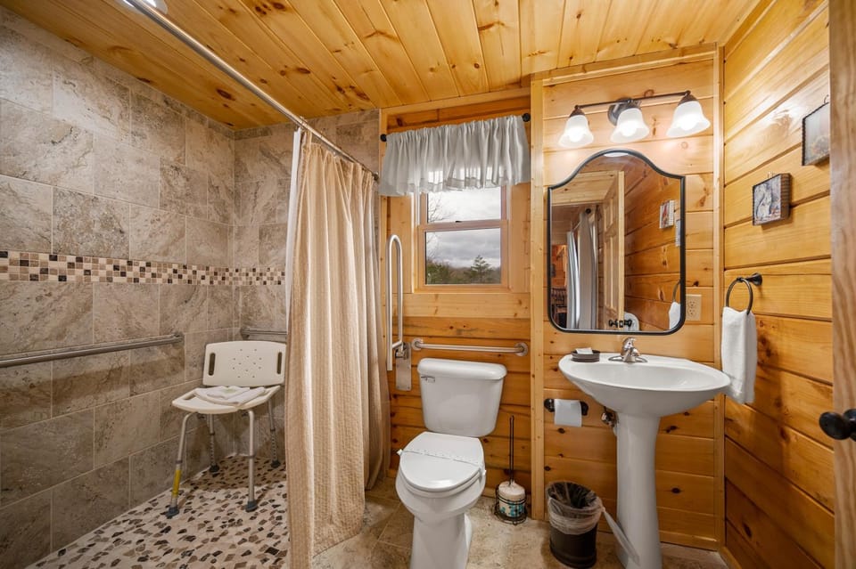 Smoky Mountain Splendor Chalet in Pigeon Forge