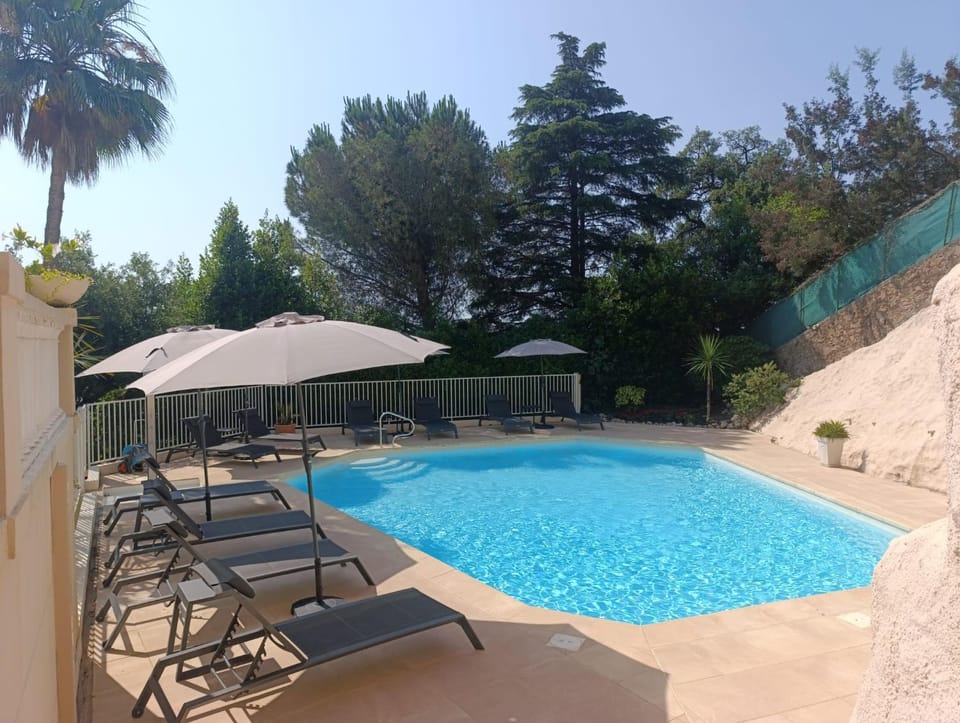 Day, Pool view, Swimming pool, sunbed