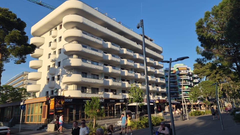 Apartamentos CH 2 Apartment in Salou