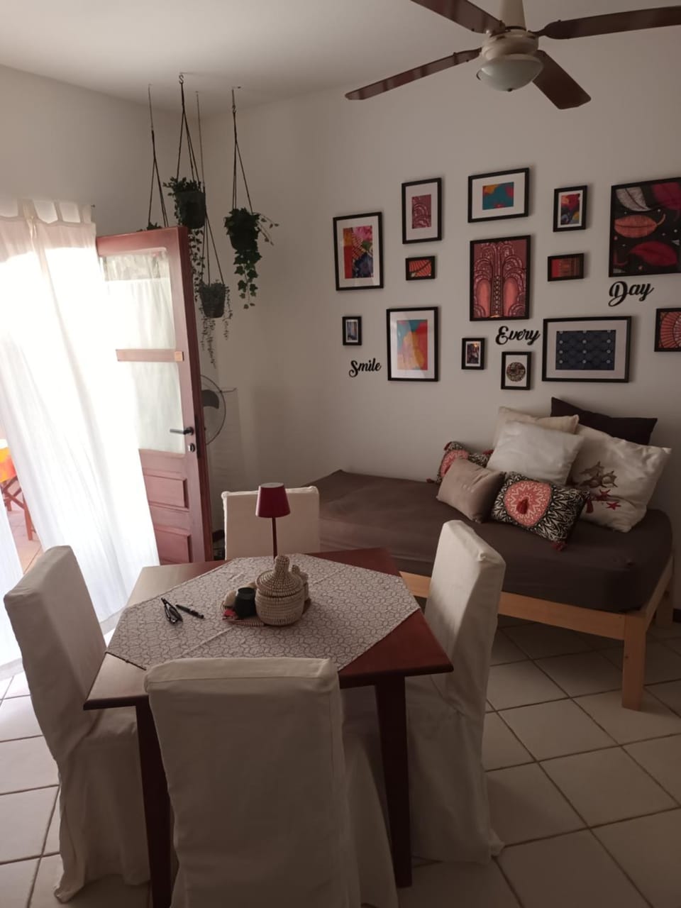 Living room, Decorative detail, Seating area, Dining area