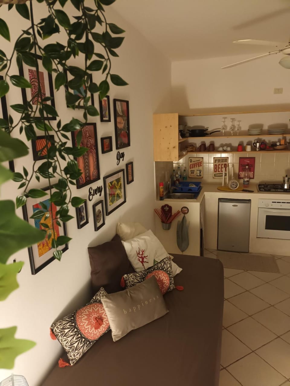 Kitchen or kitchenette, Seating area