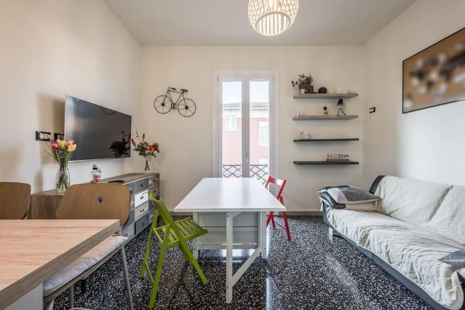 TV and multimedia, Living room, Dining area