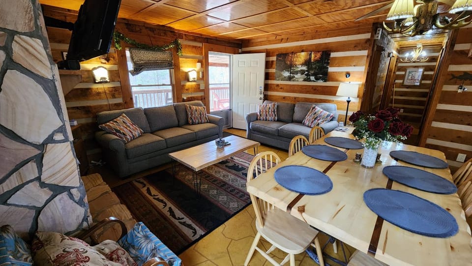 Seating area, Dining area