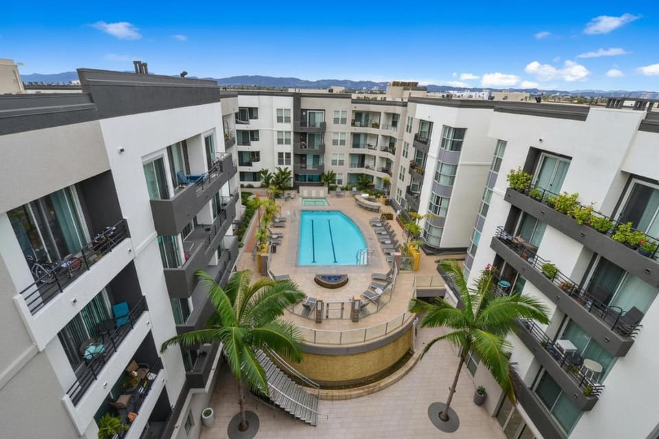 Property building, Swimming pool