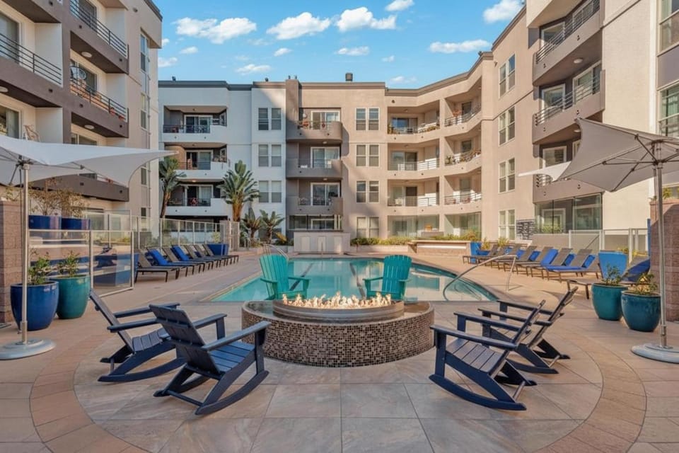 Property building, Swimming pool