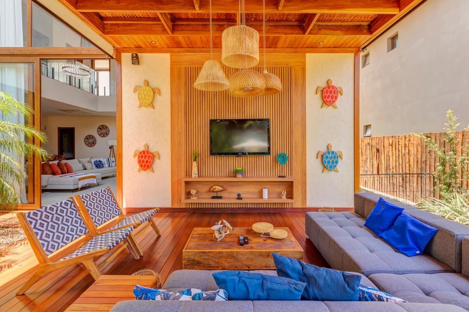 Communal lounge/ TV room