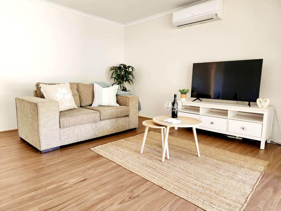 Yaringa Cottage, ultimate entertainer! Apartment in Encounter Bay