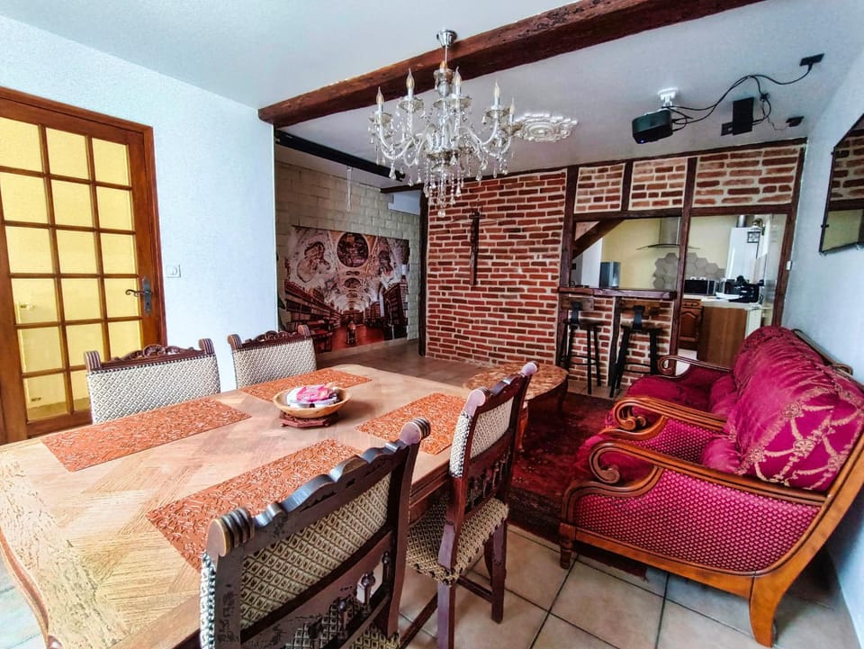 Living room, Seating area, Dining area