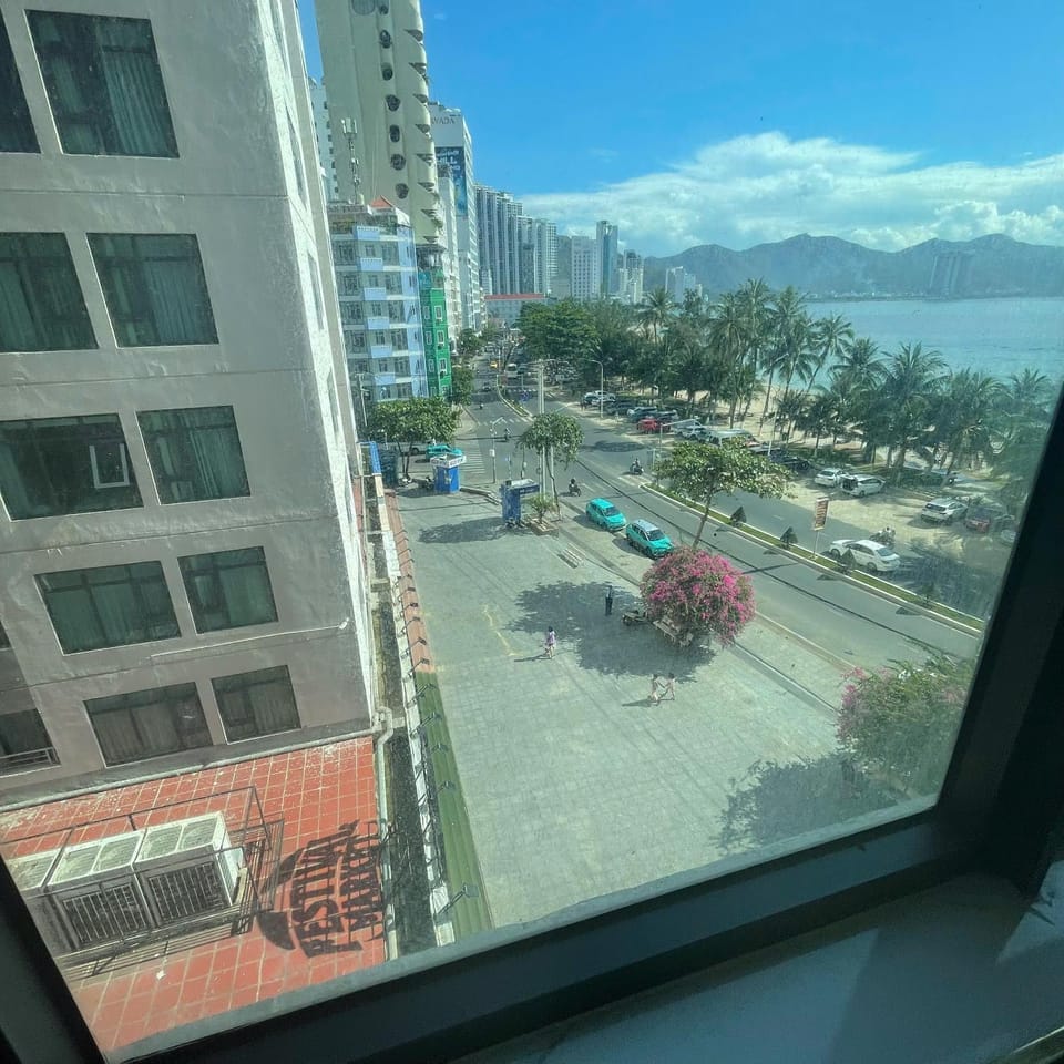 Neighbourhood, Natural landscape, City view, Street view, Location