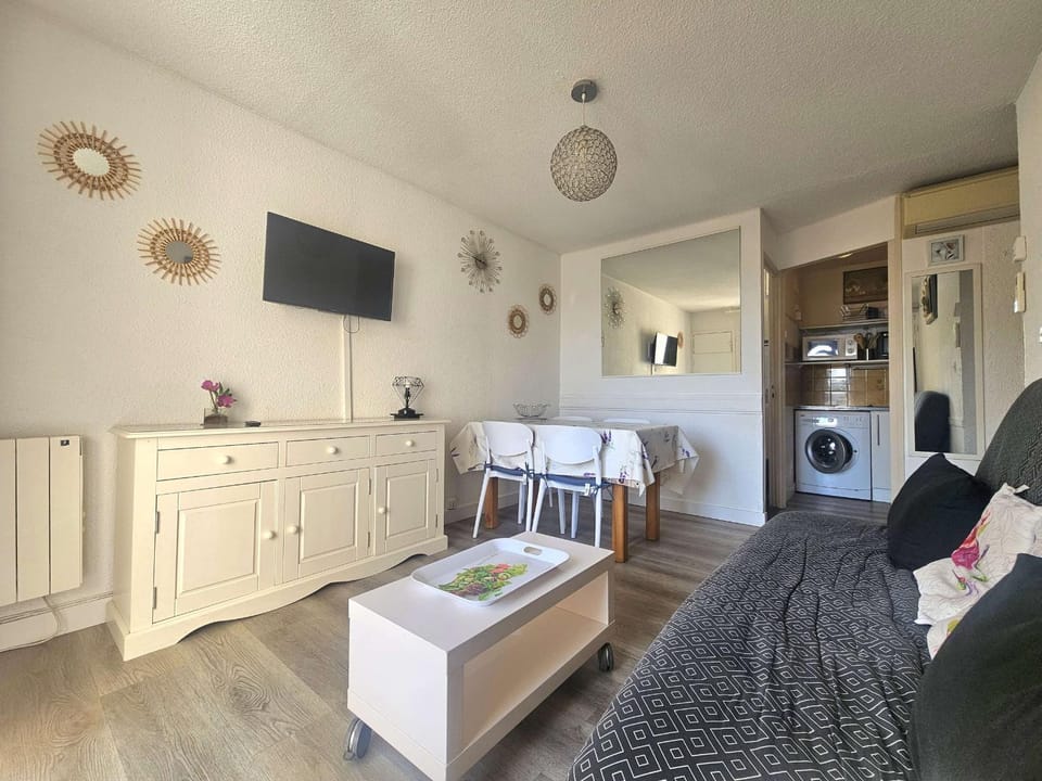 Beau T2 avec Parking, Clim et Wifi - Balaruc-les-Bains - FR-1-553-186 Apartment in Balaruc-les-Bains