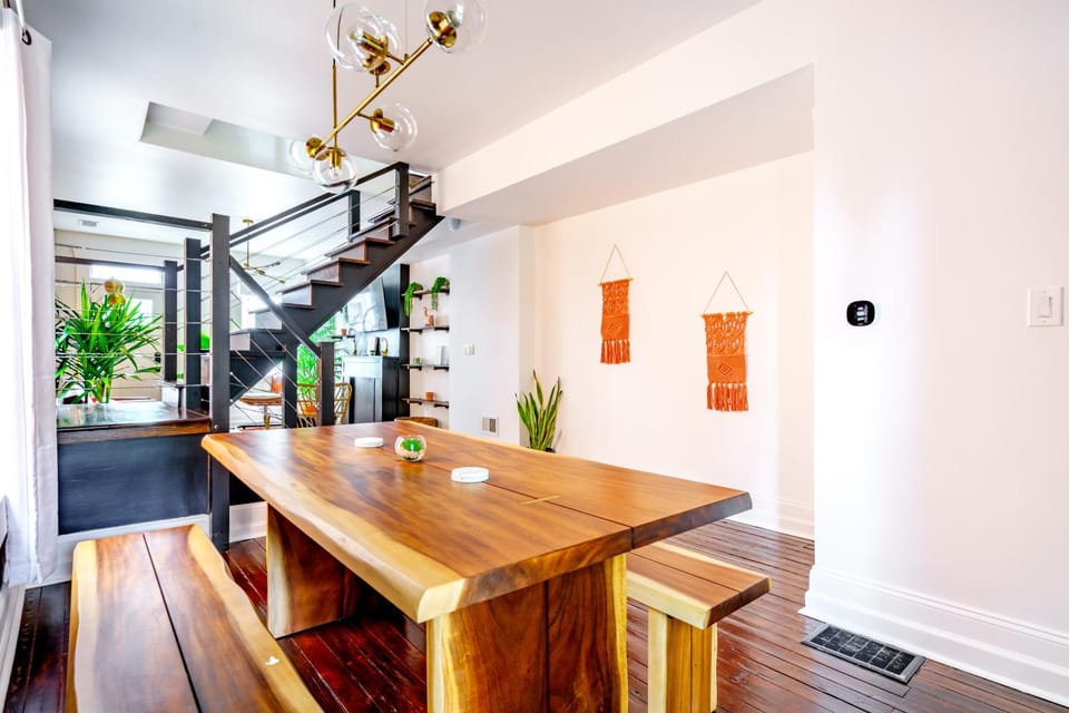 Seating area, Dining area