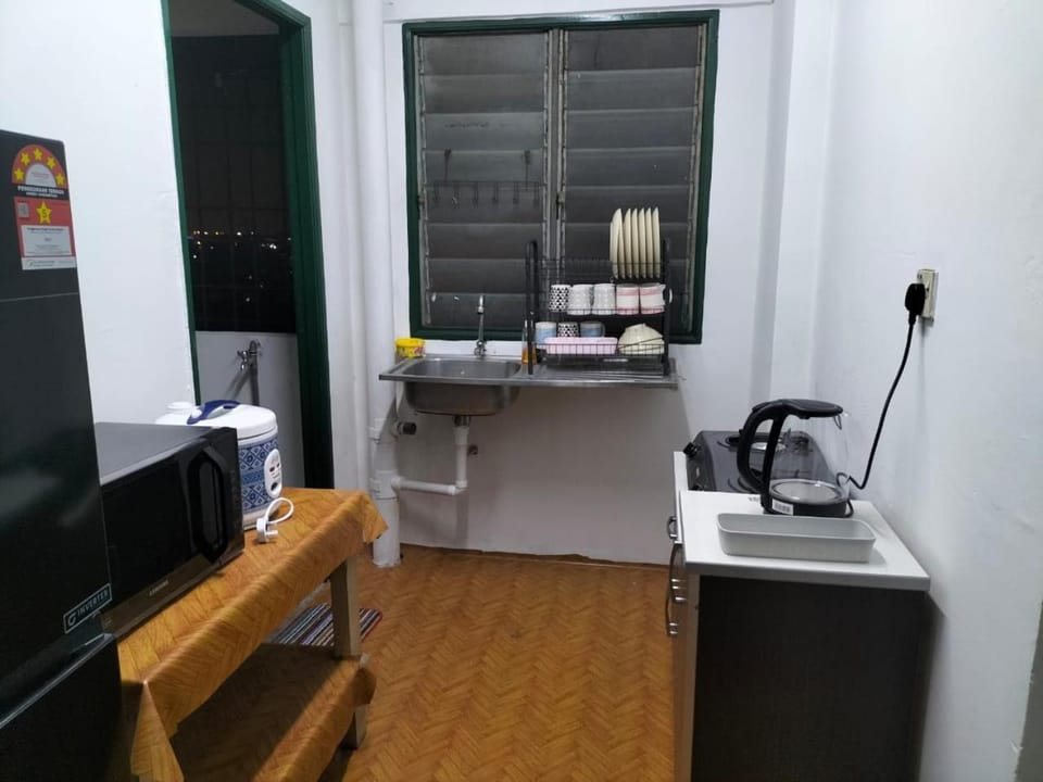 KHAIRUL HOMESTAY PANGSAPURI SUTERA SEBERANG JAYA Apartment in Penang