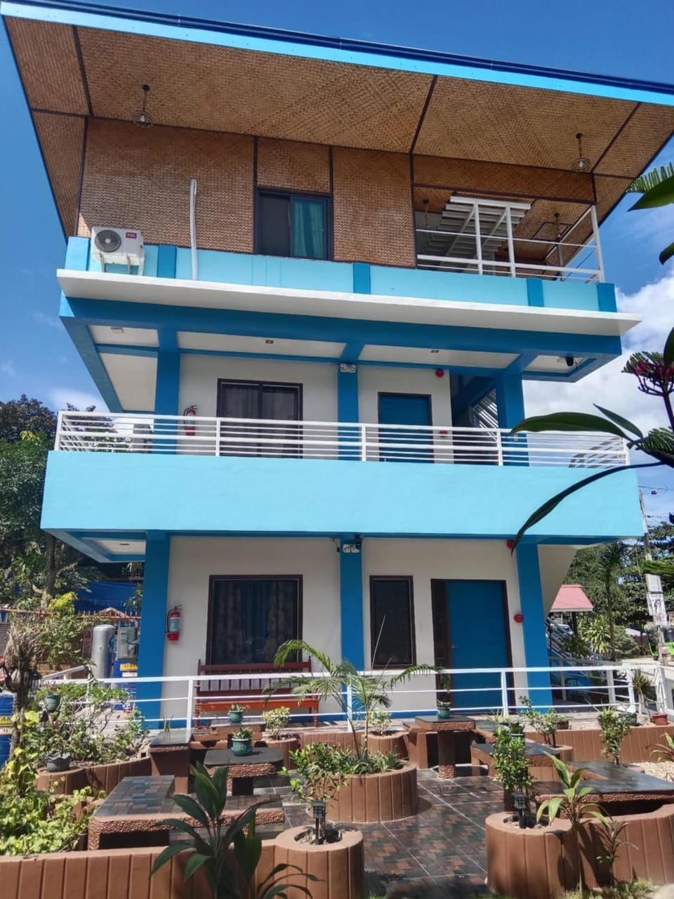 Property building, Day, View (from property/room), Balcony/Terrace