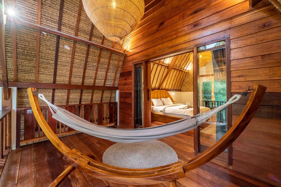 Bed, View (from property/room), Balcony/Terrace, Seating area, Bedroom, Garden view, Pool view, towels