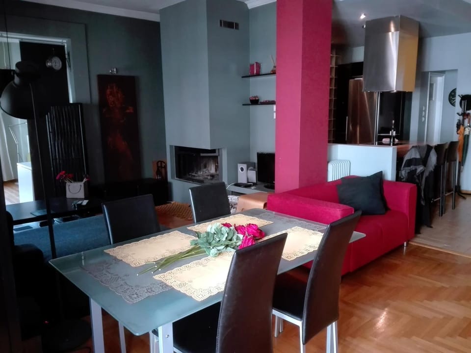 Seating area, Dining area