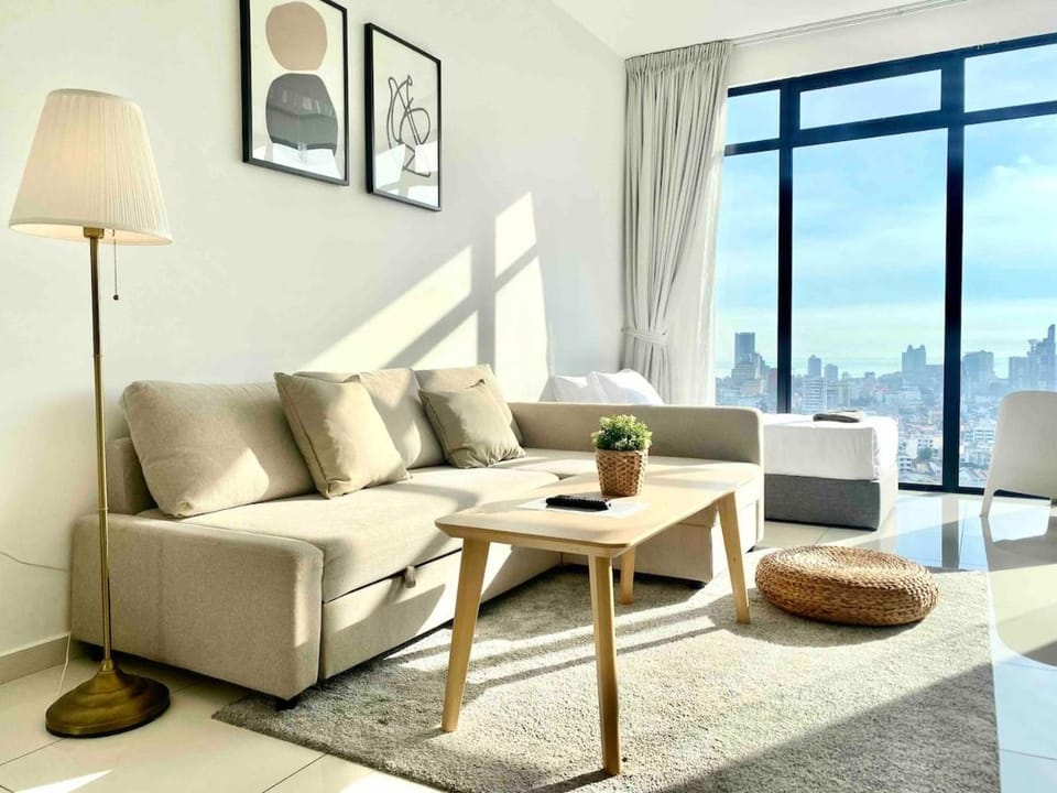 Beacon Executive Suites #Warmth #SkyPool #Georgetown #5pax #2BR 2bath #2Queen 1Single #Quality well maintained #Private host Apartment in George Town